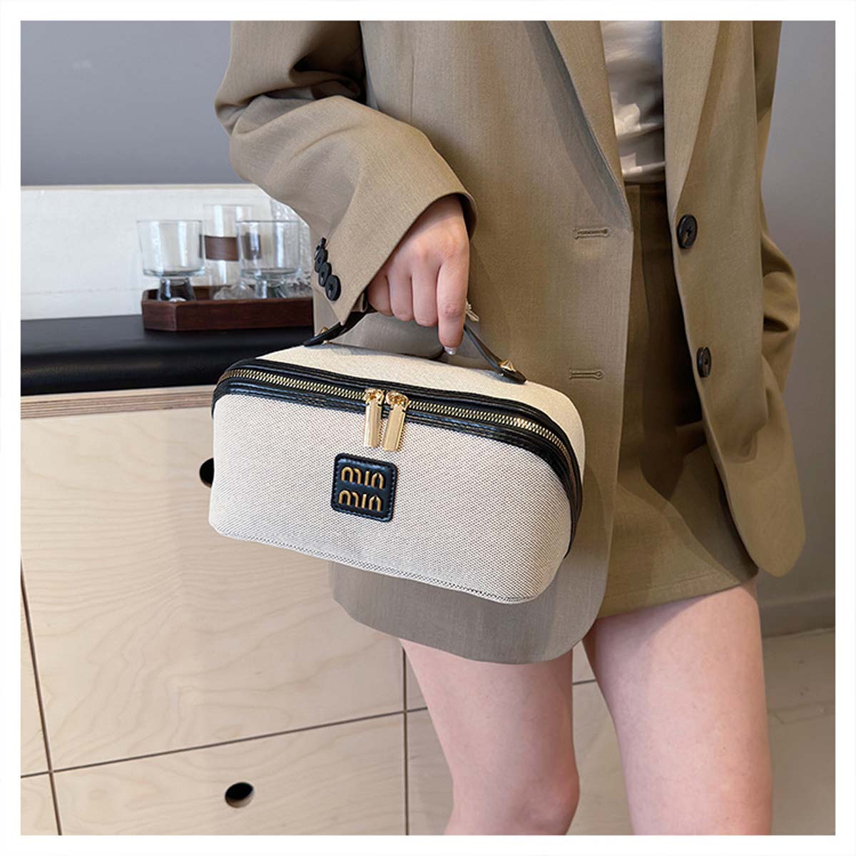 Luxury Skincare & Spa Photos - Retro light luxury simple canvas hand-held