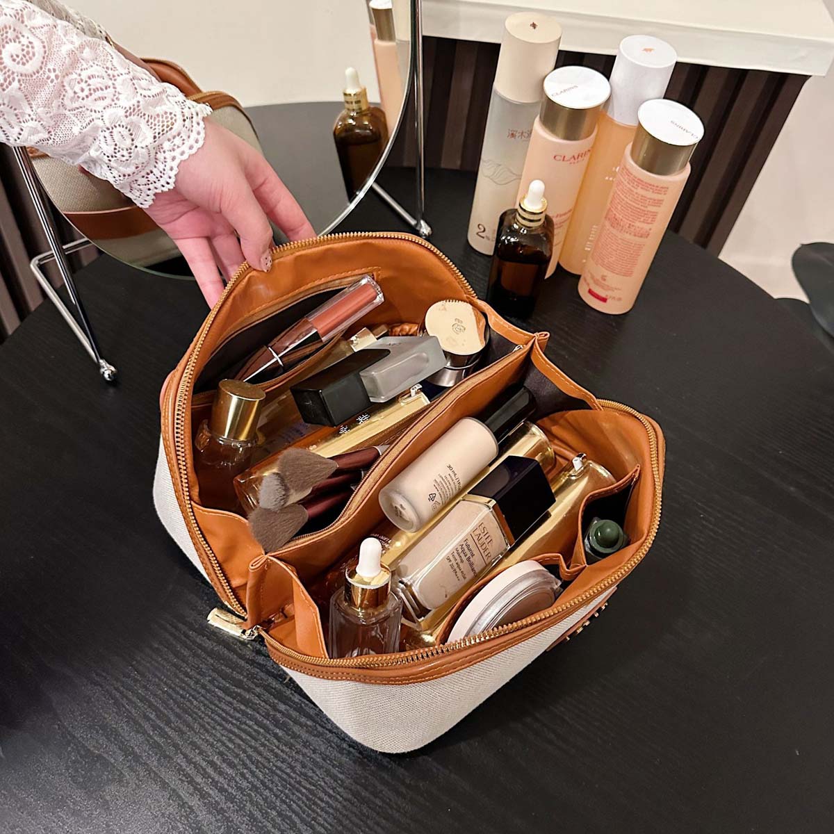 Retro light luxury simple canv - Luxury Skincare & Spa Photos ulasan dan harga