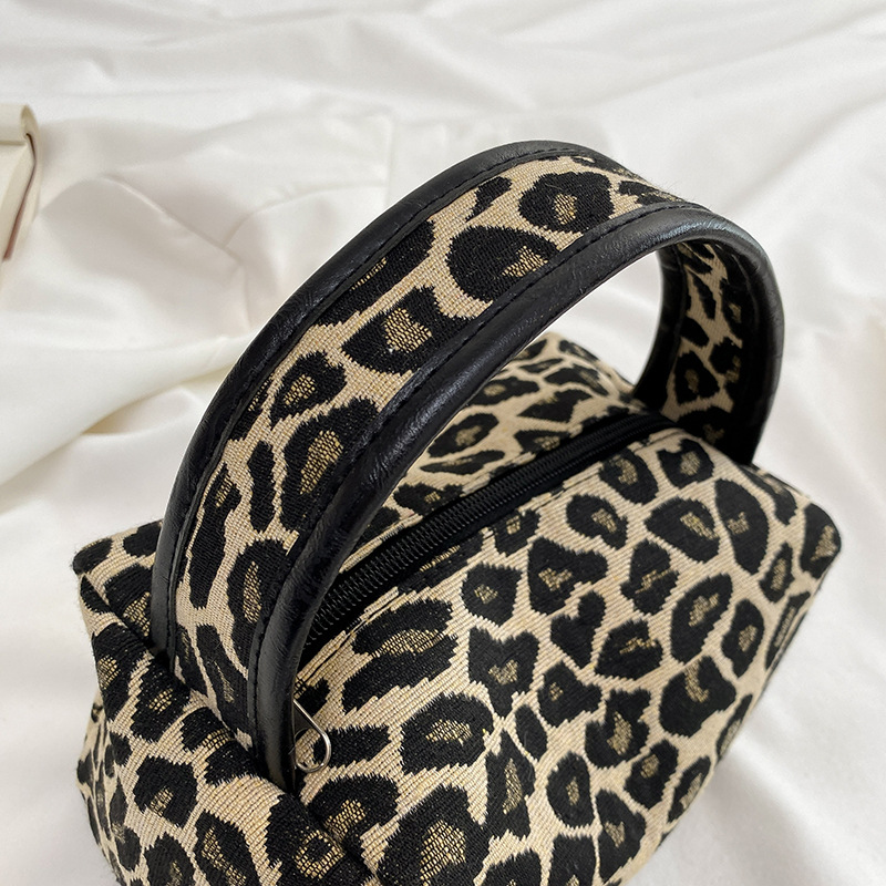 Leopard Makeup Bag Luxury  Lar - Luxury Skincare & Spa Photos ulasan dan harga